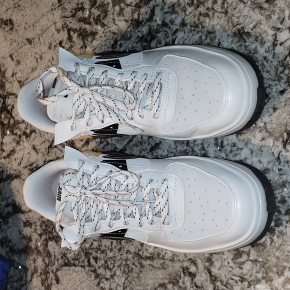 Brand New in box af1 - Picture 2 of 4